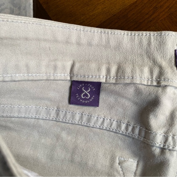 NYDJ leopard print jeans NWT - Picture 3 of 6